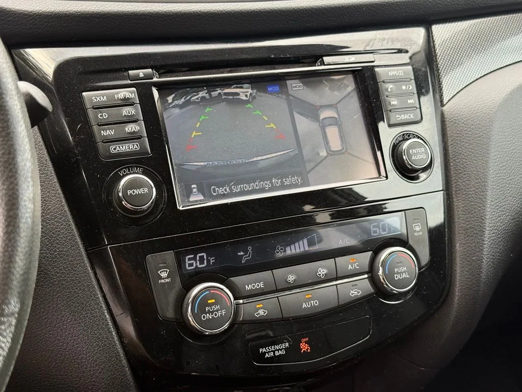 Used 2015 Black Nissan SL image 14