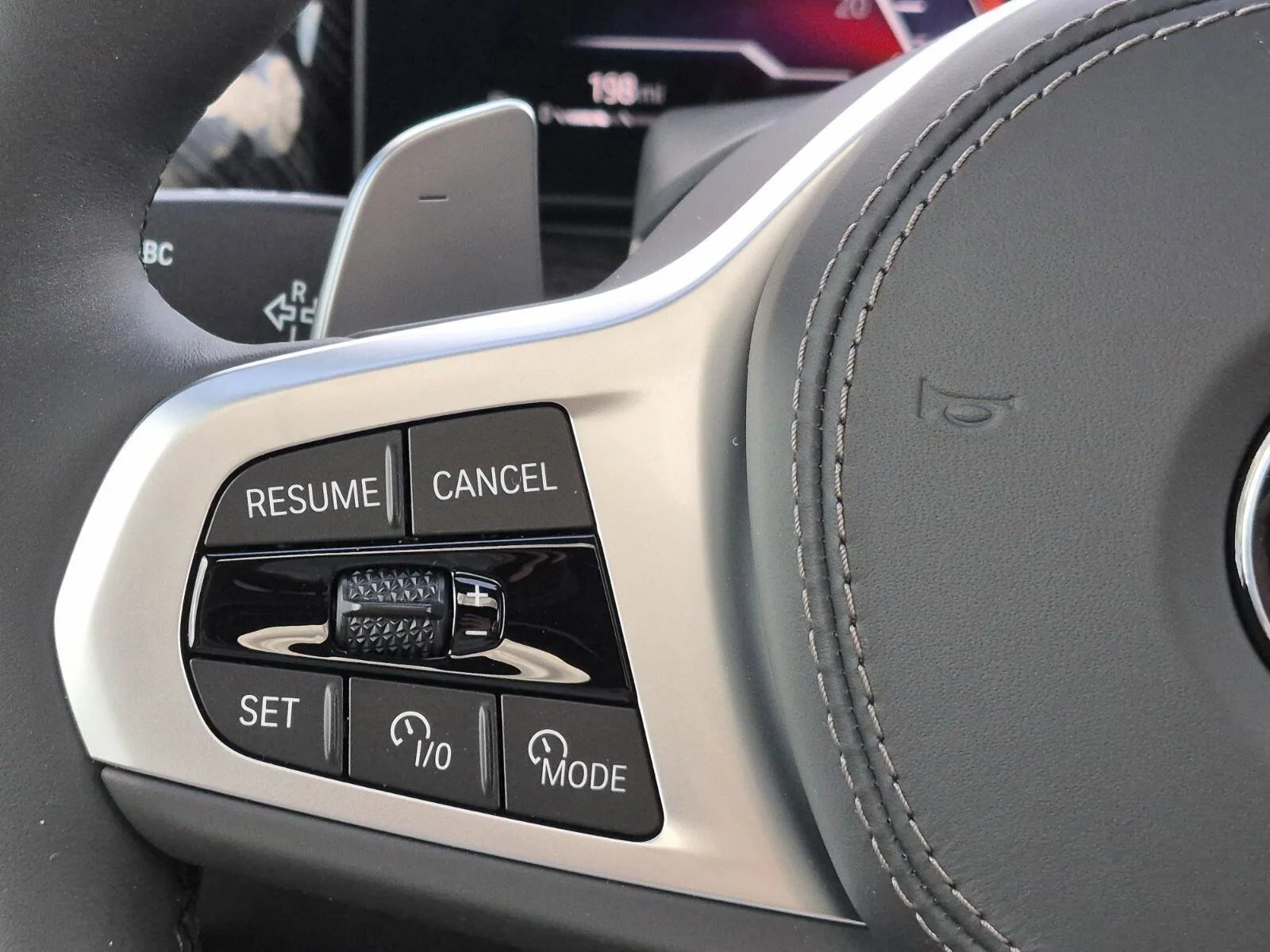 New 2026 Carbon Black Metallic BMW xDrive40i image 24