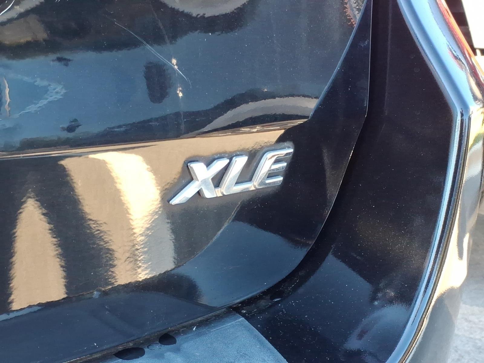 Used 2019 Midnight Black Metallic Toyota XLE image 21
