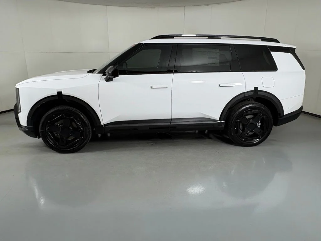 New 2027 Glacial White Pearl Kia X-Line SX image 5