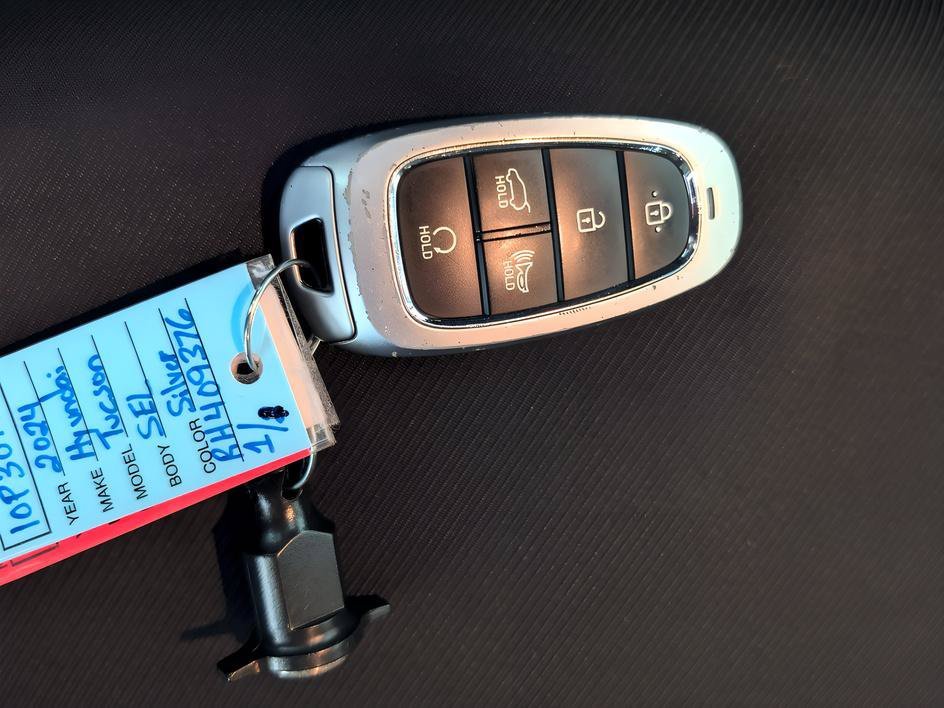 Used 2024 Shimmering Silver Hyundai SEL image 30