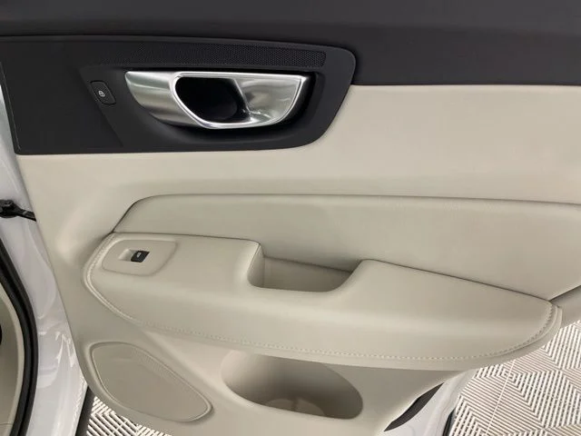 2025 Volvo XC60 Plus - Photo 44