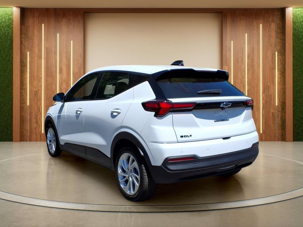 New 2027 Summit White Chevrolet LT image 29