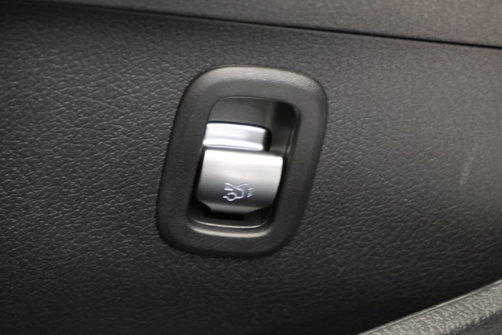 Used 2026 MANUFAKTUR Alpine Grey Mercedes-Benz C 300 image 34