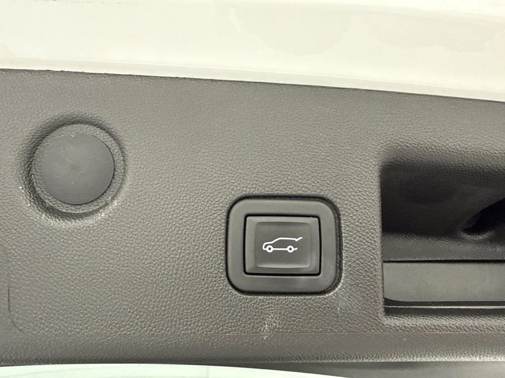 Used 2024 White Chevrolet LT image 13