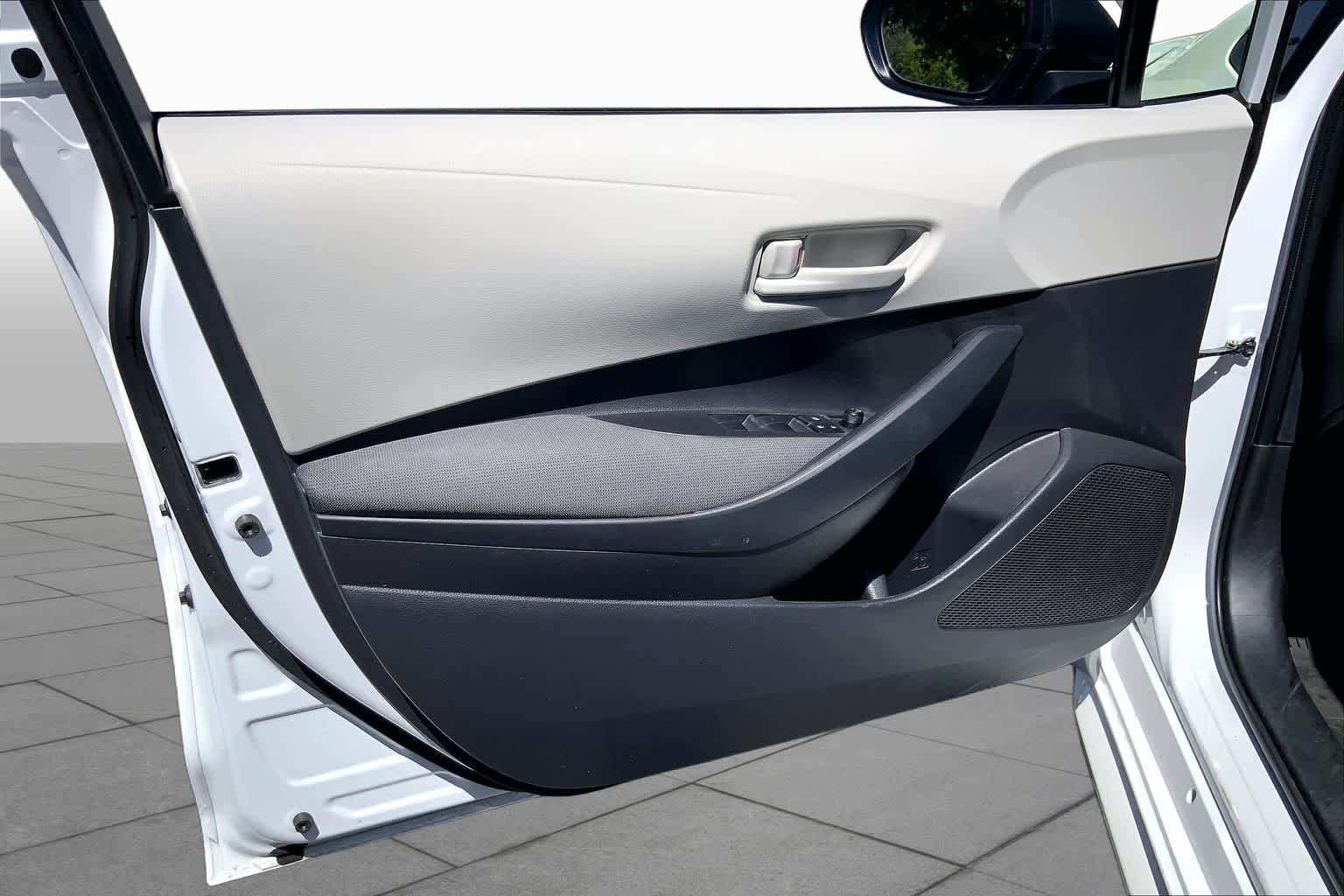 2026 Toyota Corolla LE - Photo 20