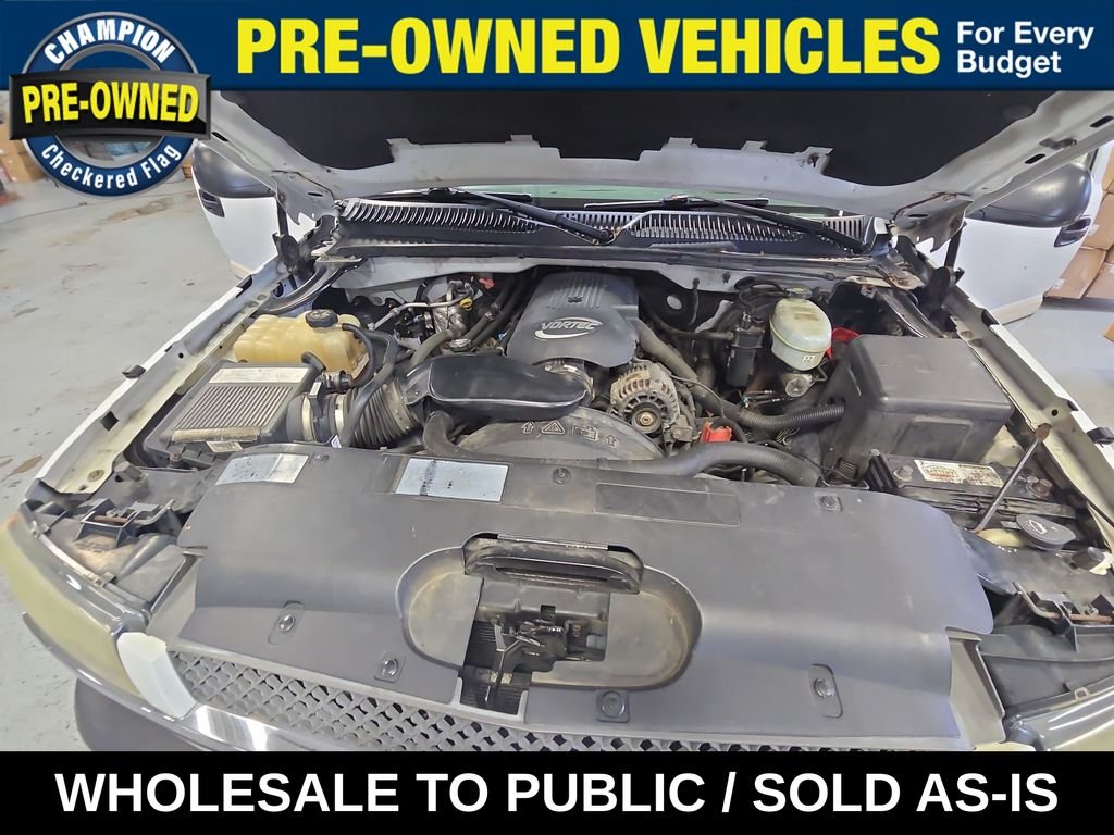 Used 2004 Summit White Chevrolet LS image 31