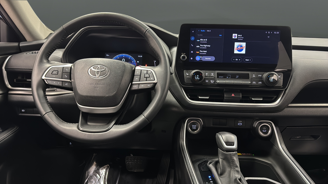 Used 2025 Midnight Black Metallic Toyota XLE image 11