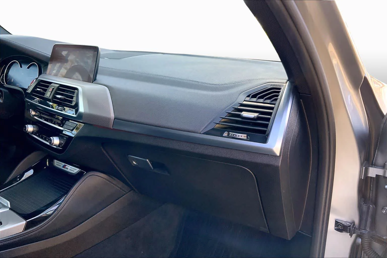 Used 2020 Donington Grey Metallic BMW  image 18