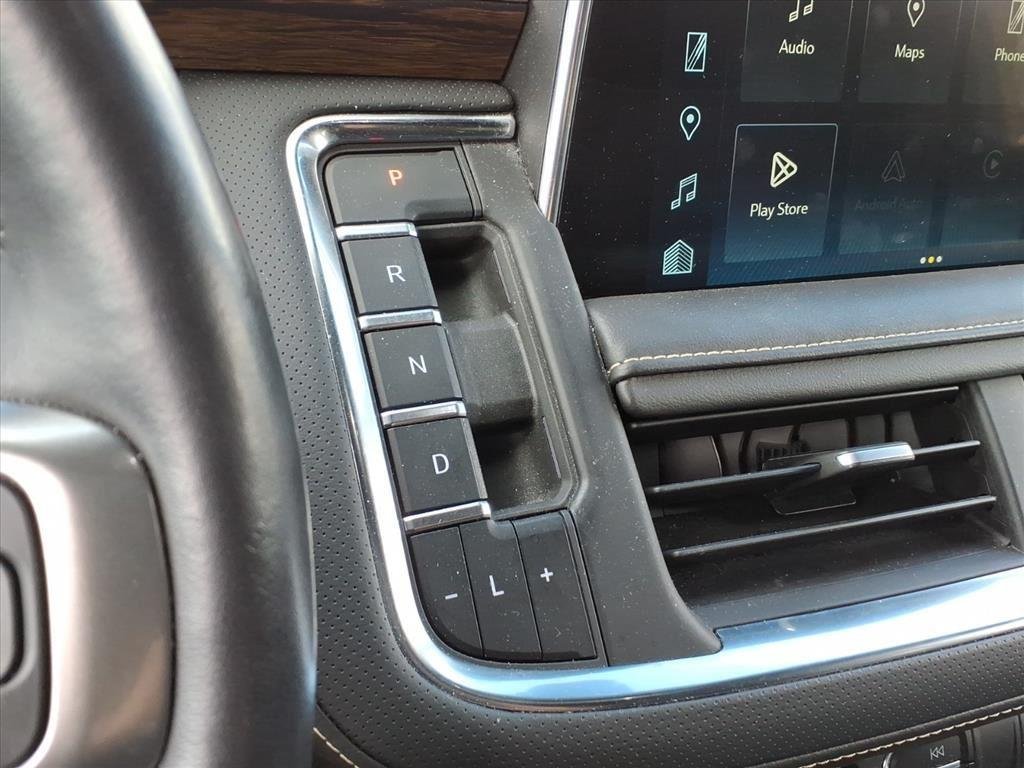 Used 2023 Iridescent Pearl Tricoat Chevrolet Premier image 18