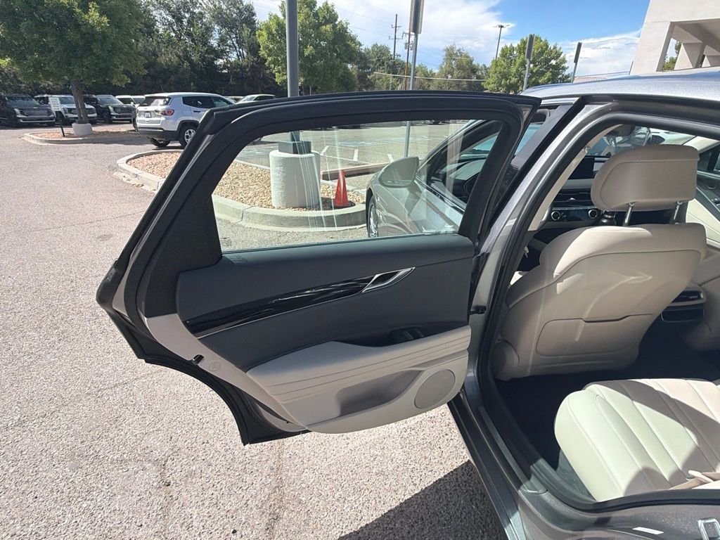 Used 2022 Silver Genesis 2.5T image 17