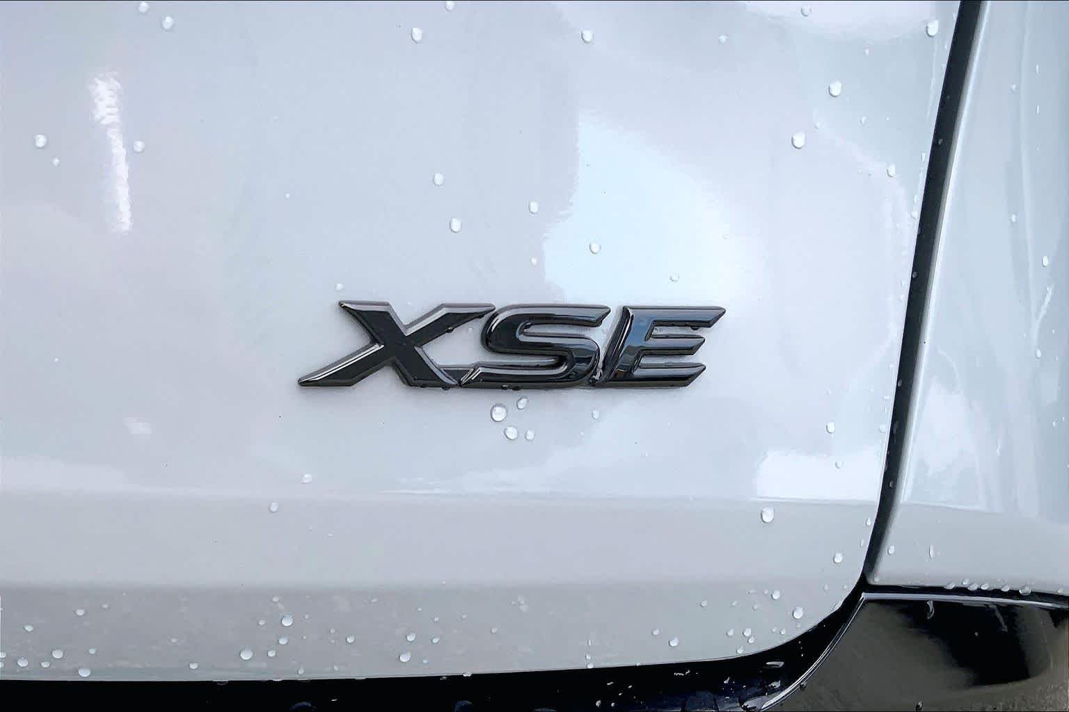 Used 2025 Cement Toyota XSE image 10