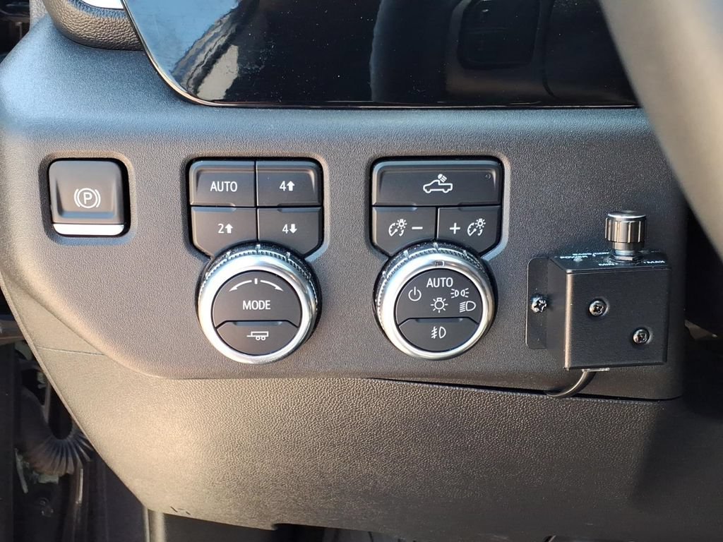 Used 2024 Titanium Rush Metallic GMC Elevation image 21