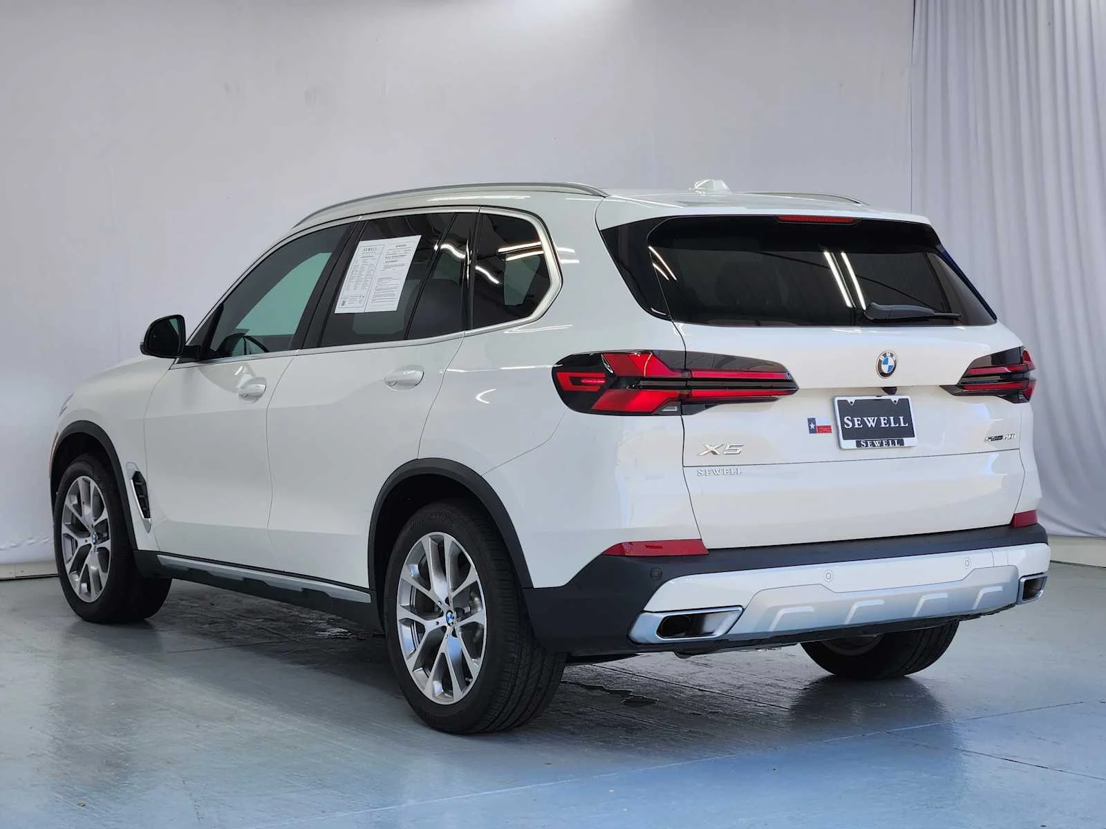 Certified Used 2026 Alpine White BMW sDrive40i image 6