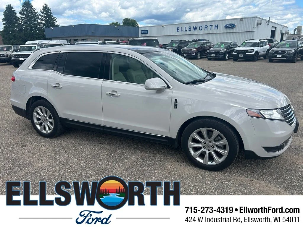 2019 Lincoln MKT 3.5 AWD's photo