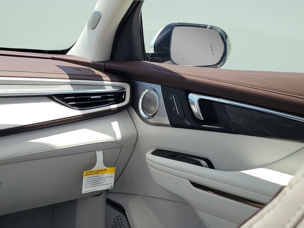 New 2026 Iridescent White Tricoat Buick Avenir image 13