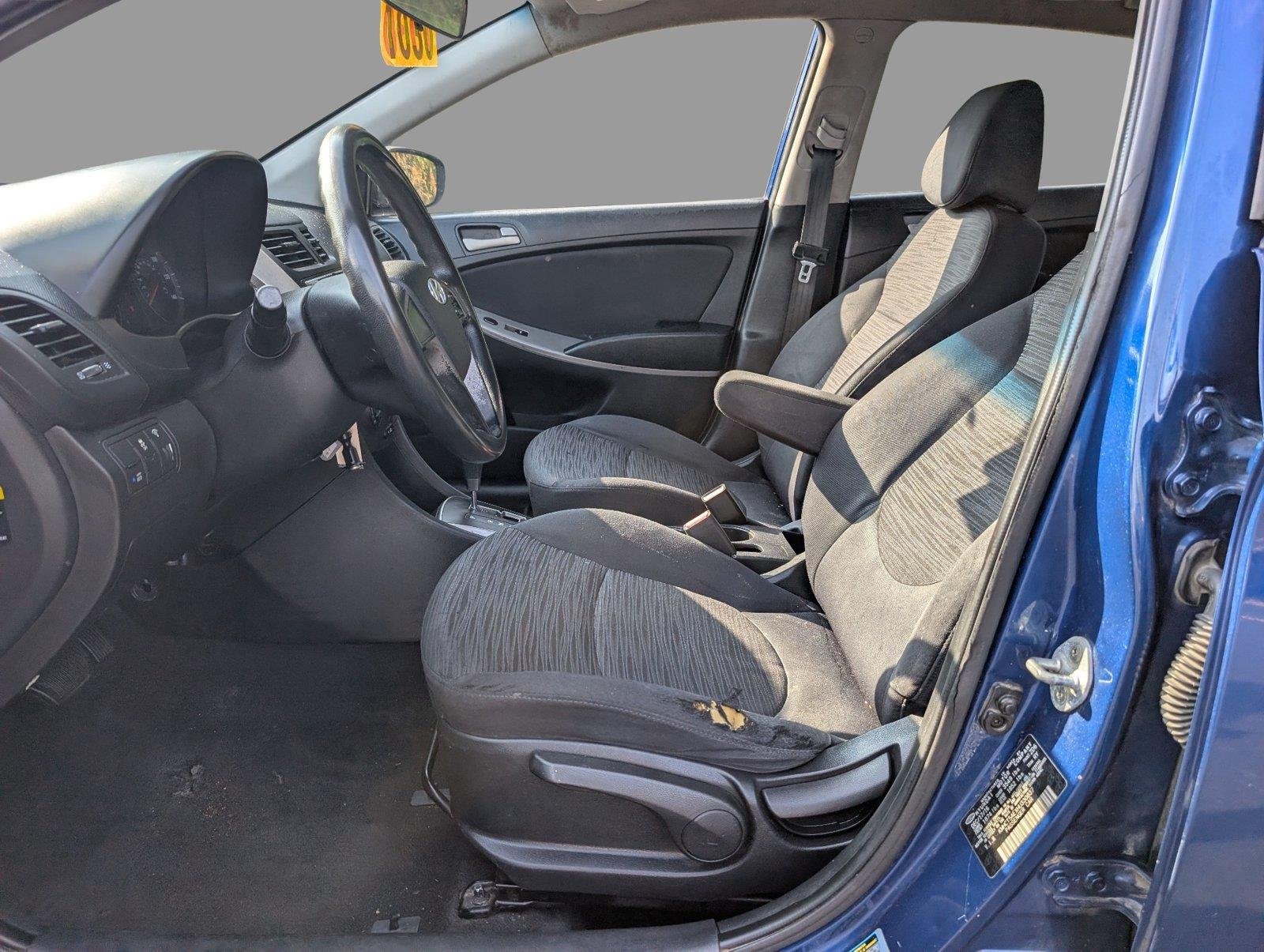 Used 2017 Pacific Blue Pearl Hyundai SE image 12