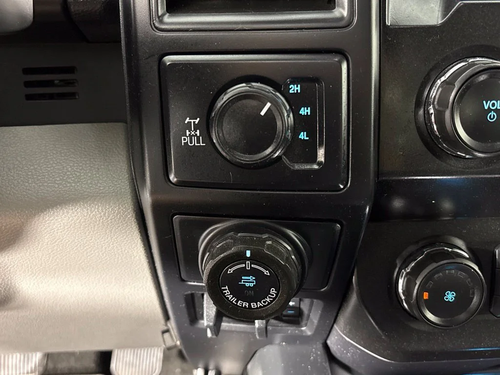 Used 2020 Blue Ford XL image 40