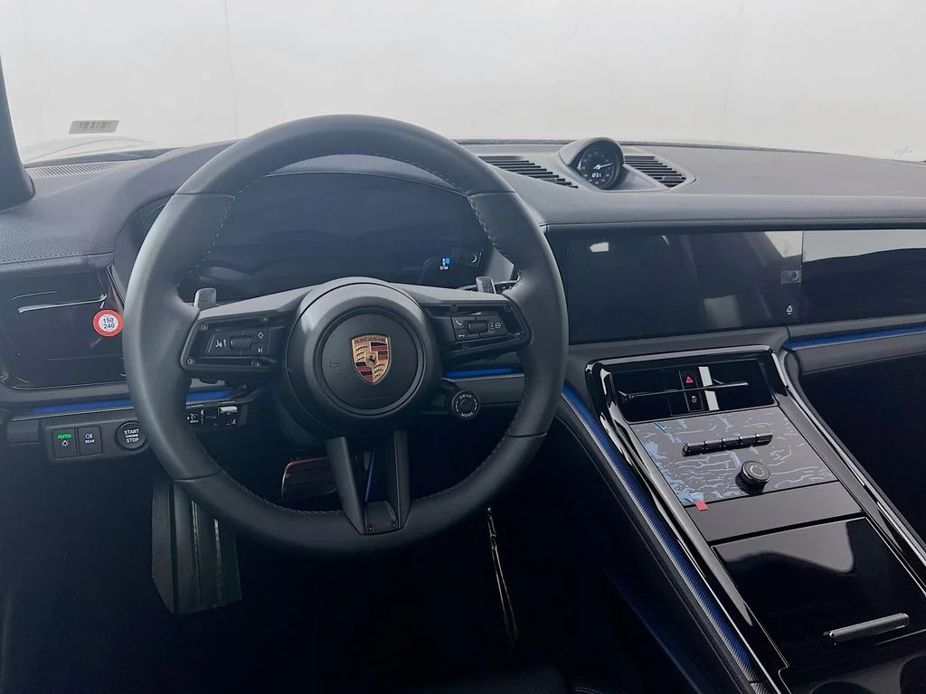 2025 Porsche Panamera 4 E-Hybrid - Photo 25
