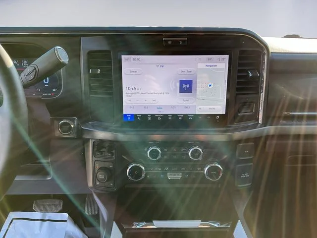 Used 2025 White Ford Lariat image 11