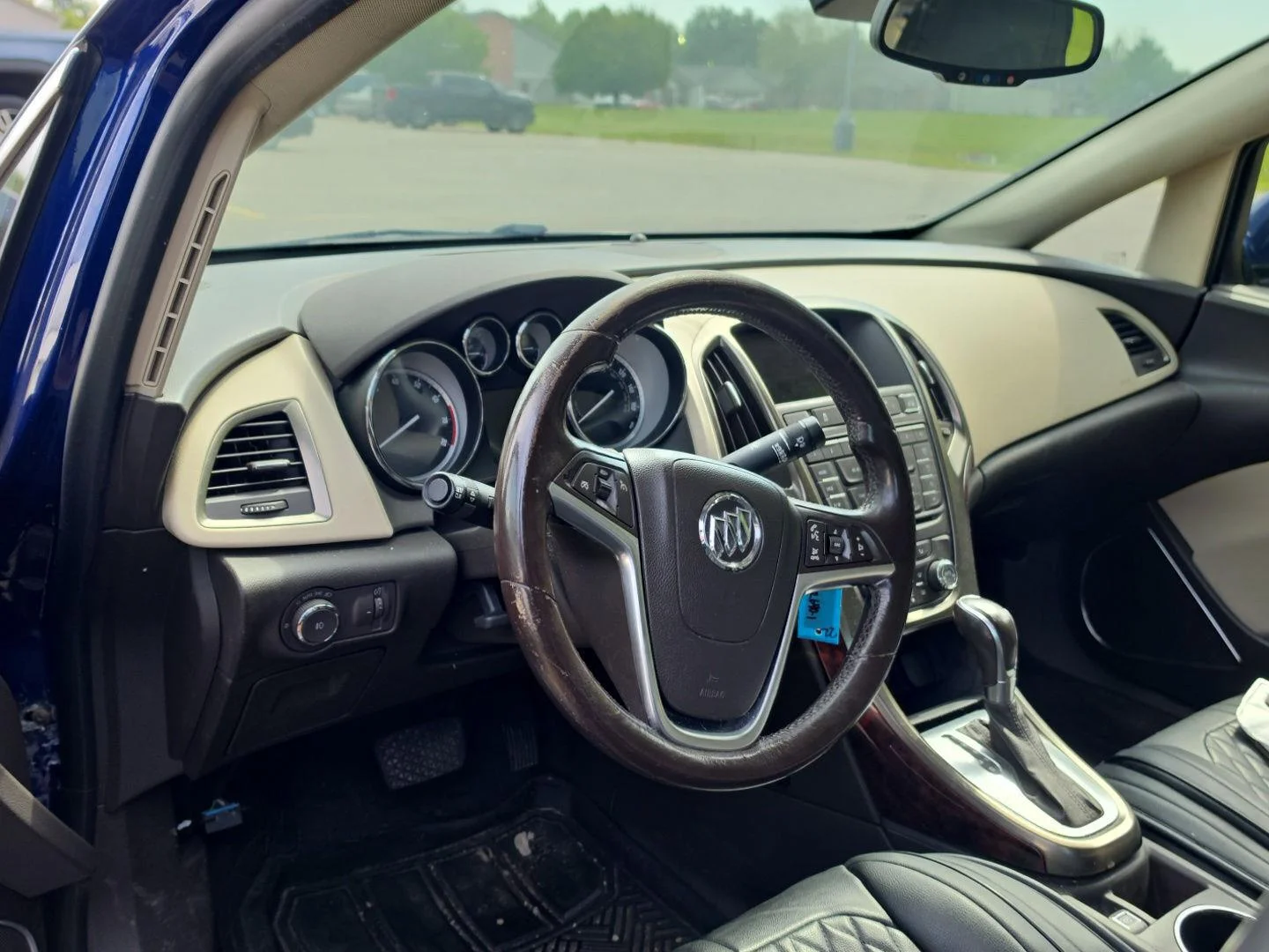 Used 2013 Luxo Blue Metallic Buick SEDAN image 5