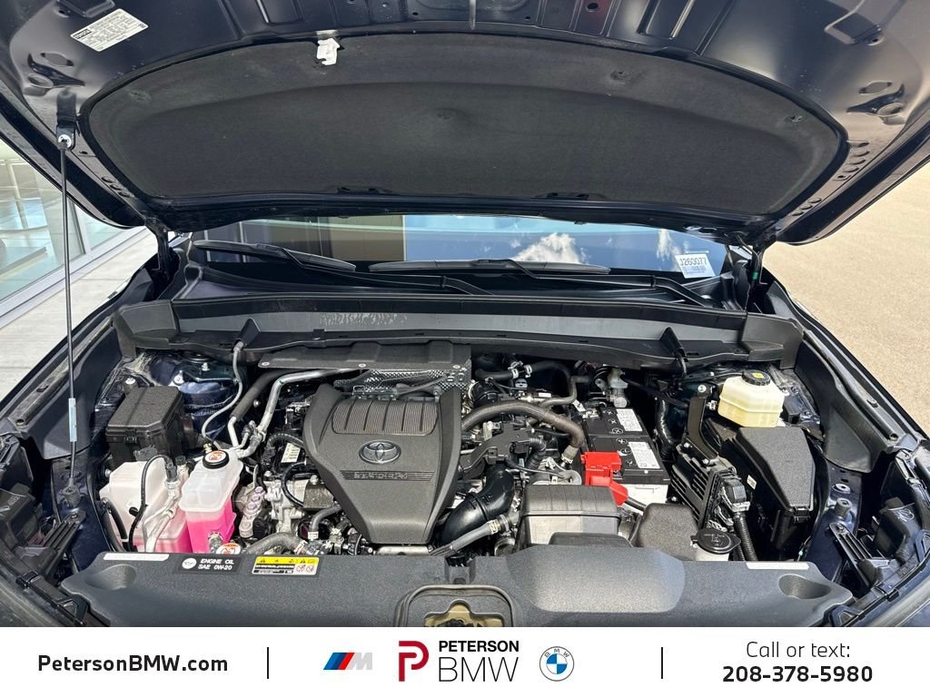 Used 2025  Toyota Limited image 32