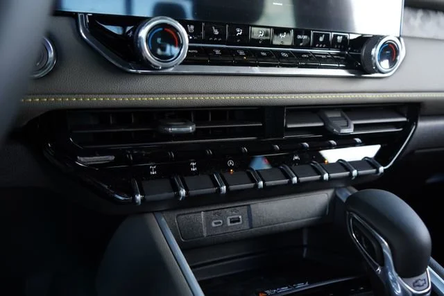 2026 Chevrolet Colorado ZR2 - Photo 24