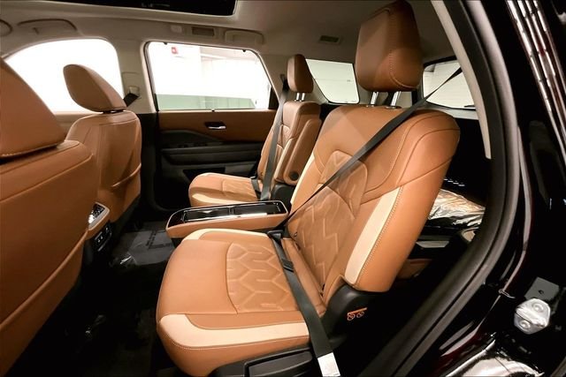 New 2026 Super Black Nissan Platinum image 11