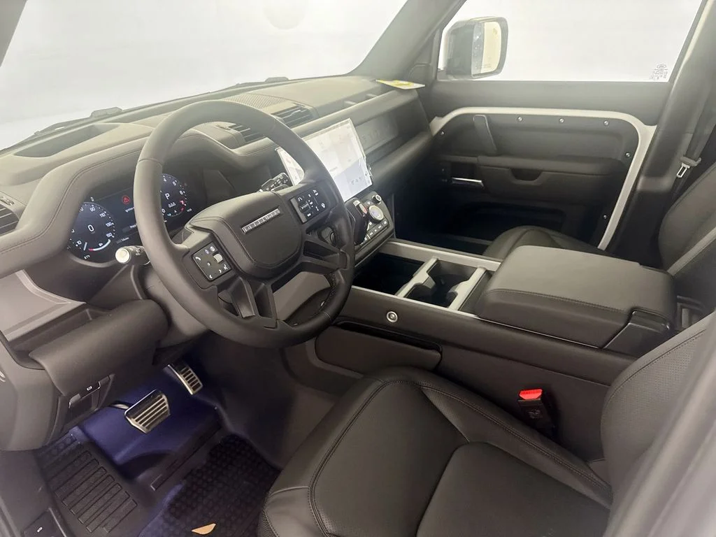2026 Land Rover Defender V8 - Photo 8