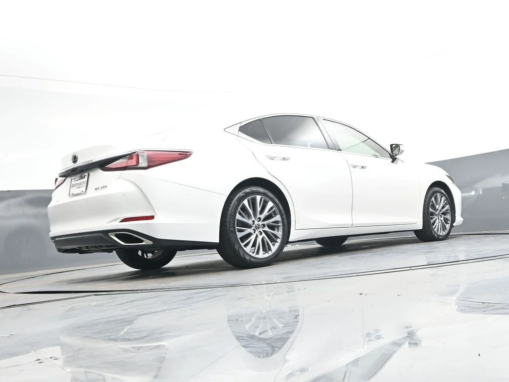 Used 2021 White Lexus 350 image 44