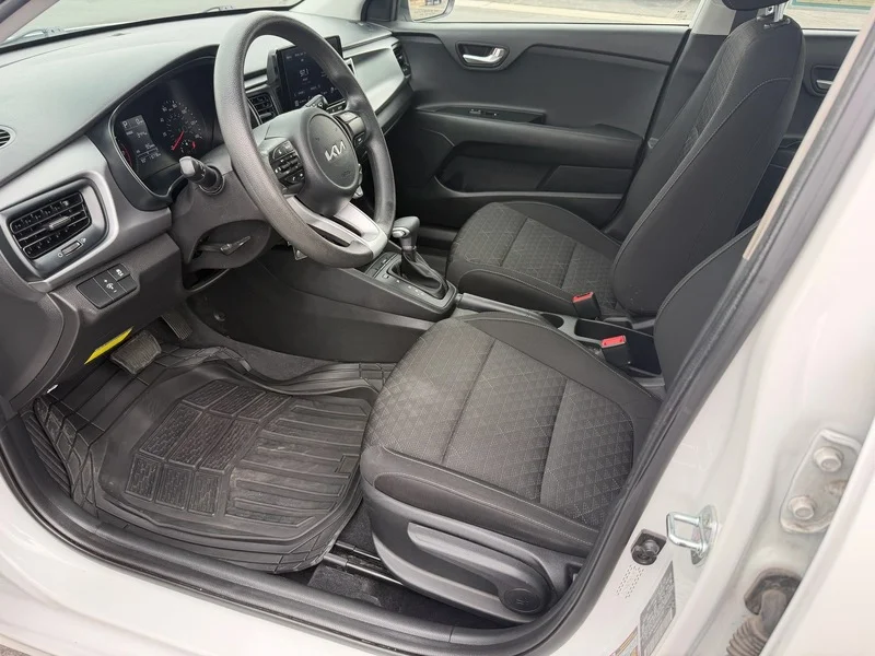 Used 2022 Clear White Kia LX image 15