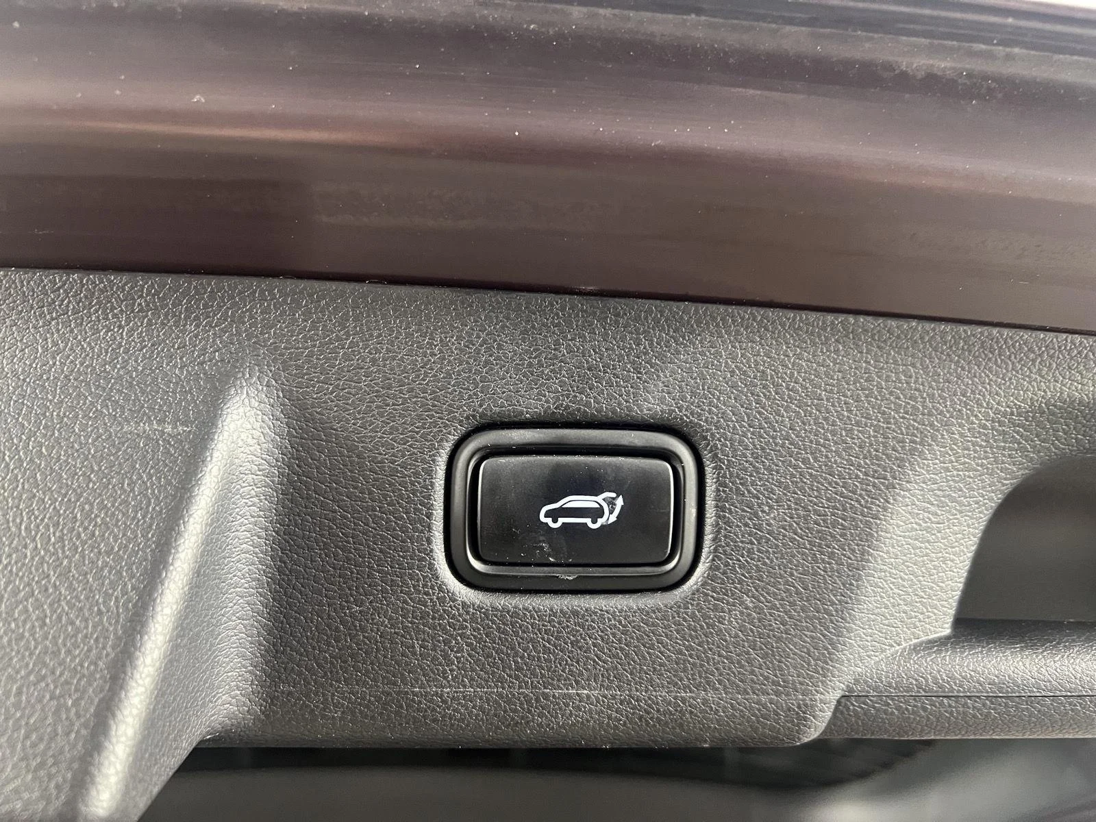 Used 2023 Sierra Burgundy Hyundai Limited image 19