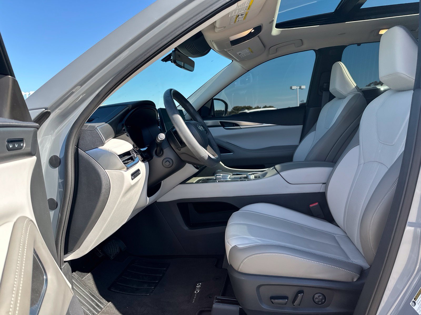 Certified Used 2026 Gray INFINITI LUXE image 19