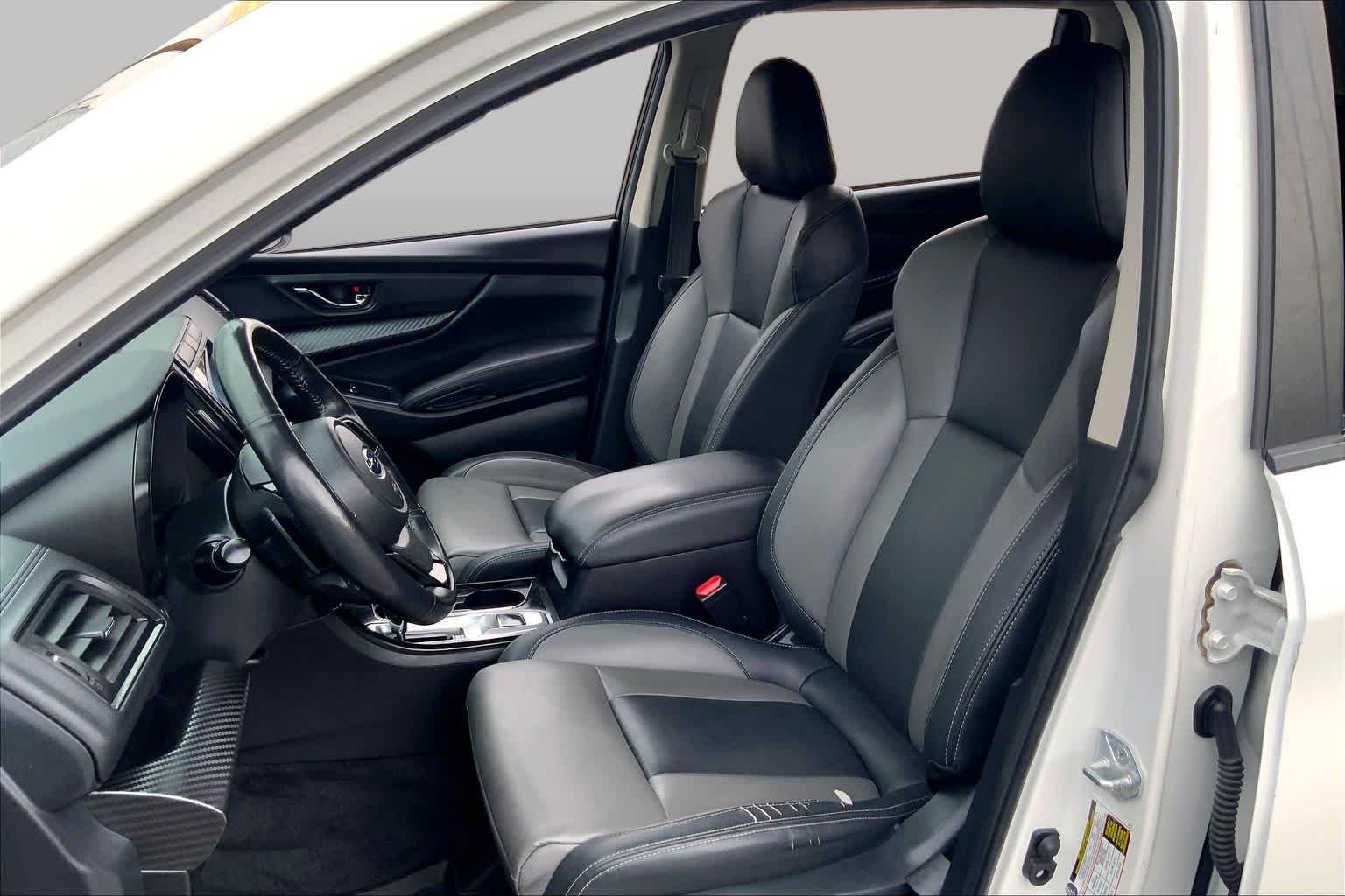 Used 2022 Crystal White Pearl Subaru Onyx Edition image 6