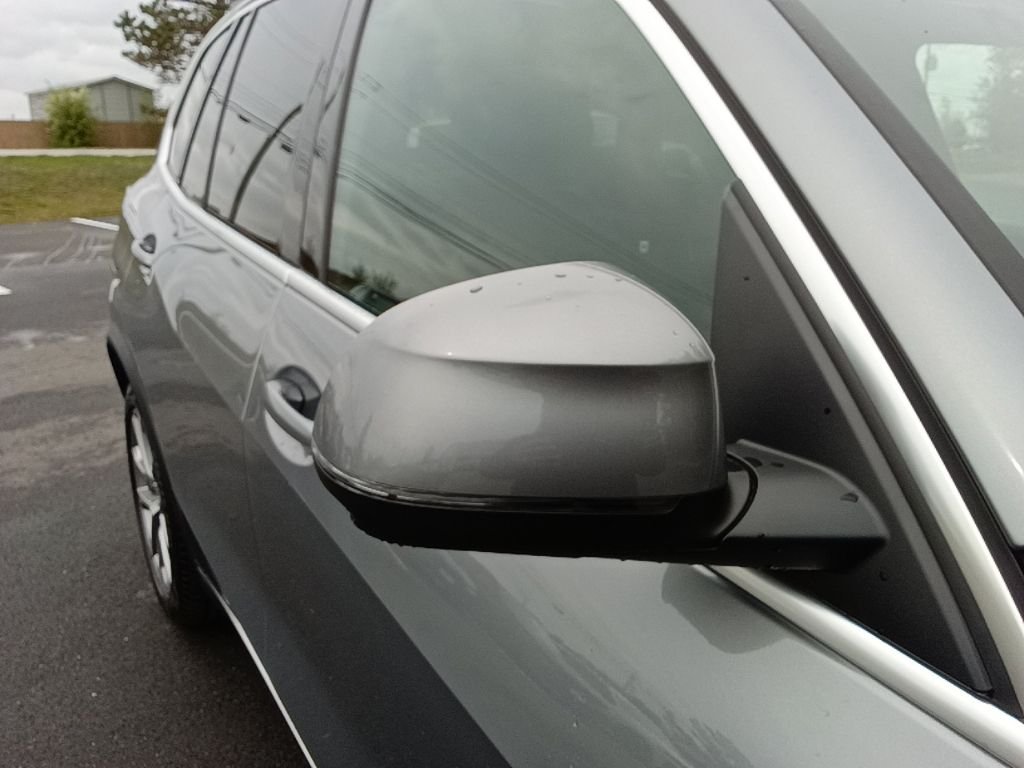 Used 2026 Skyscraper Grey Metallic BMW xDrive40i image 33