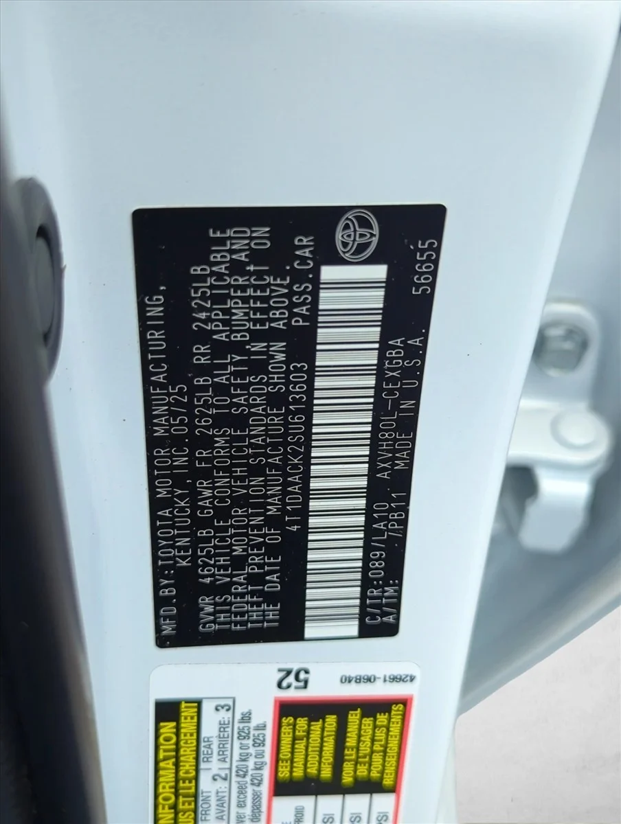 Used 2025 Wind Chill Pearl Toyota XLE image 24