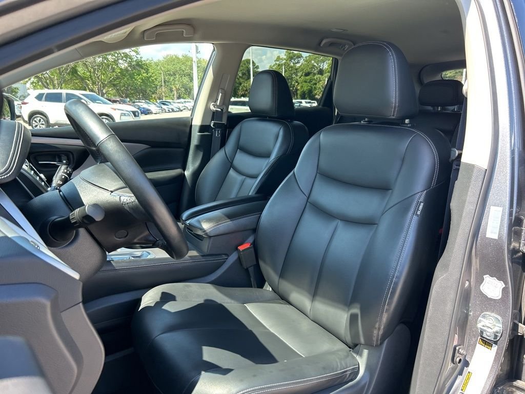 Used 2023 Gray Nissan SV image 21
