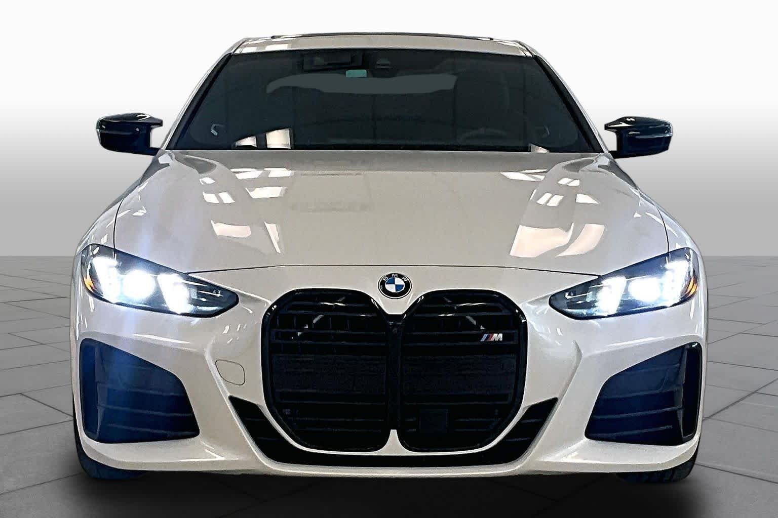 Used 2025 Mineral White Metallic BMW M440i image 3