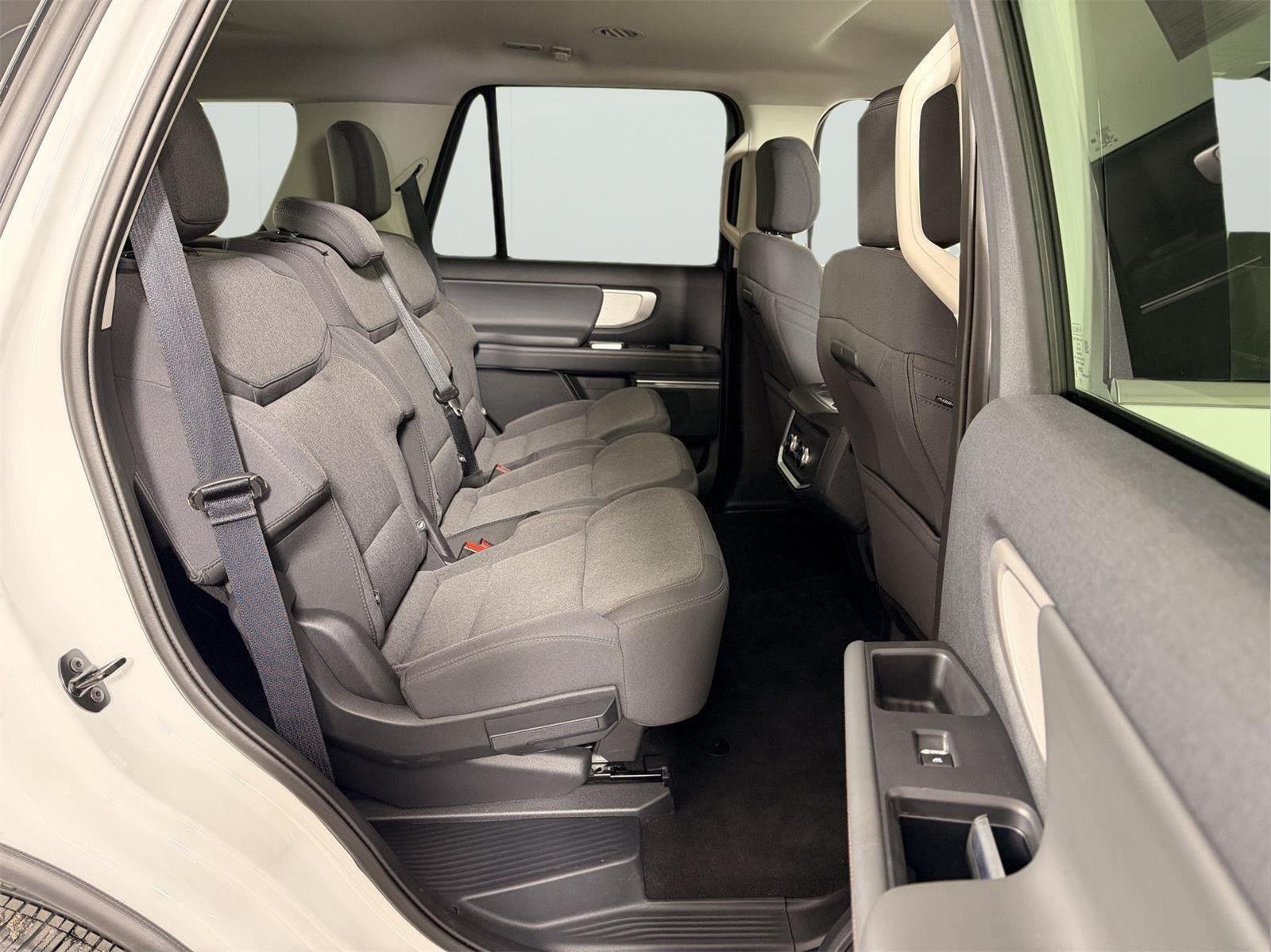 Used 2025 Oxford White Ford Active image 18