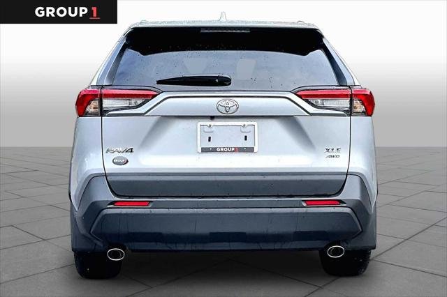 Certified Used 2025 SILVER SKY METALLIC Toyota  image 5