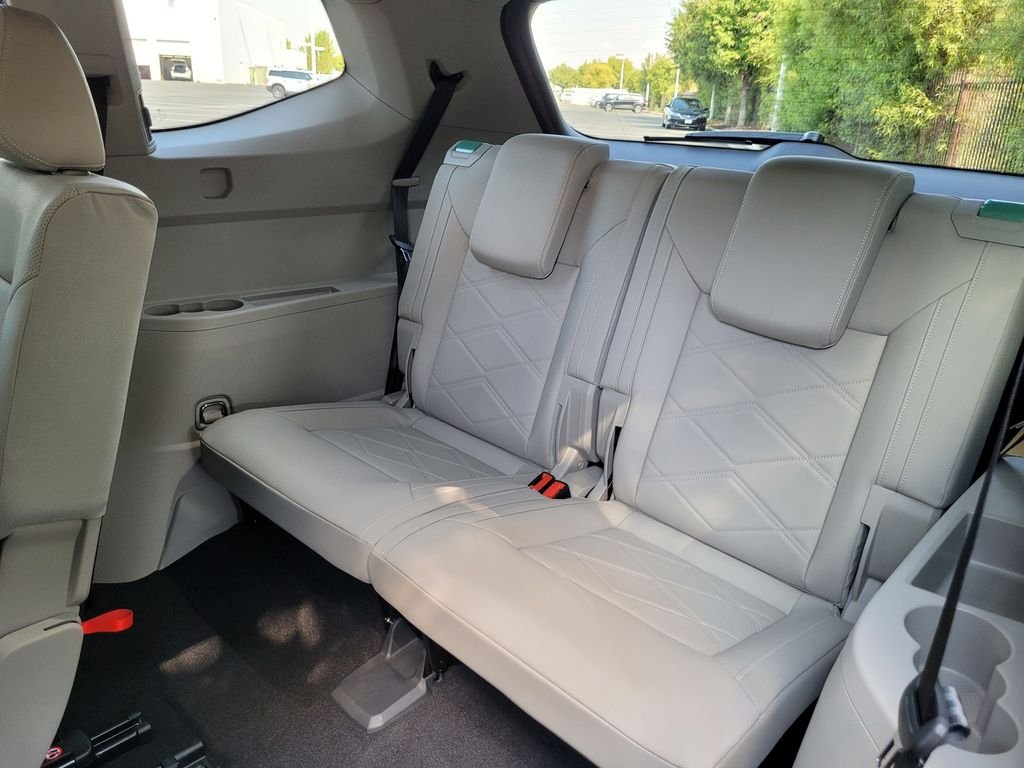 New 2026 Silver Volkswagen 2.0T SE w/Technology image 13