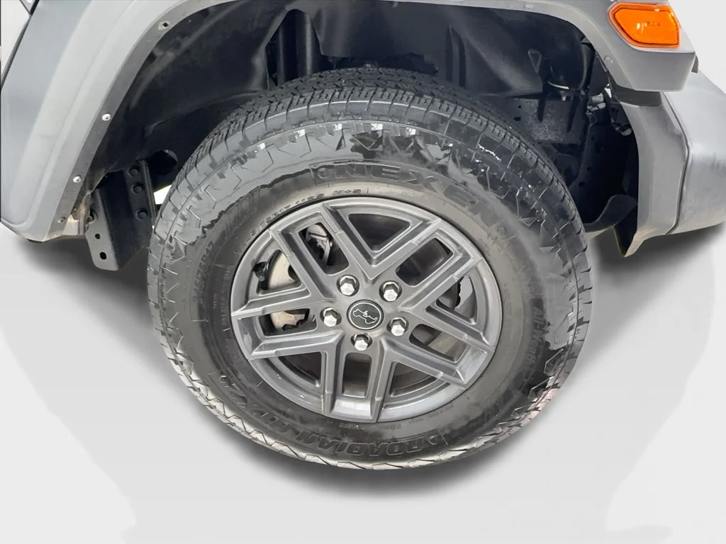 Used 2024 Gray Jeep Sport S image 9