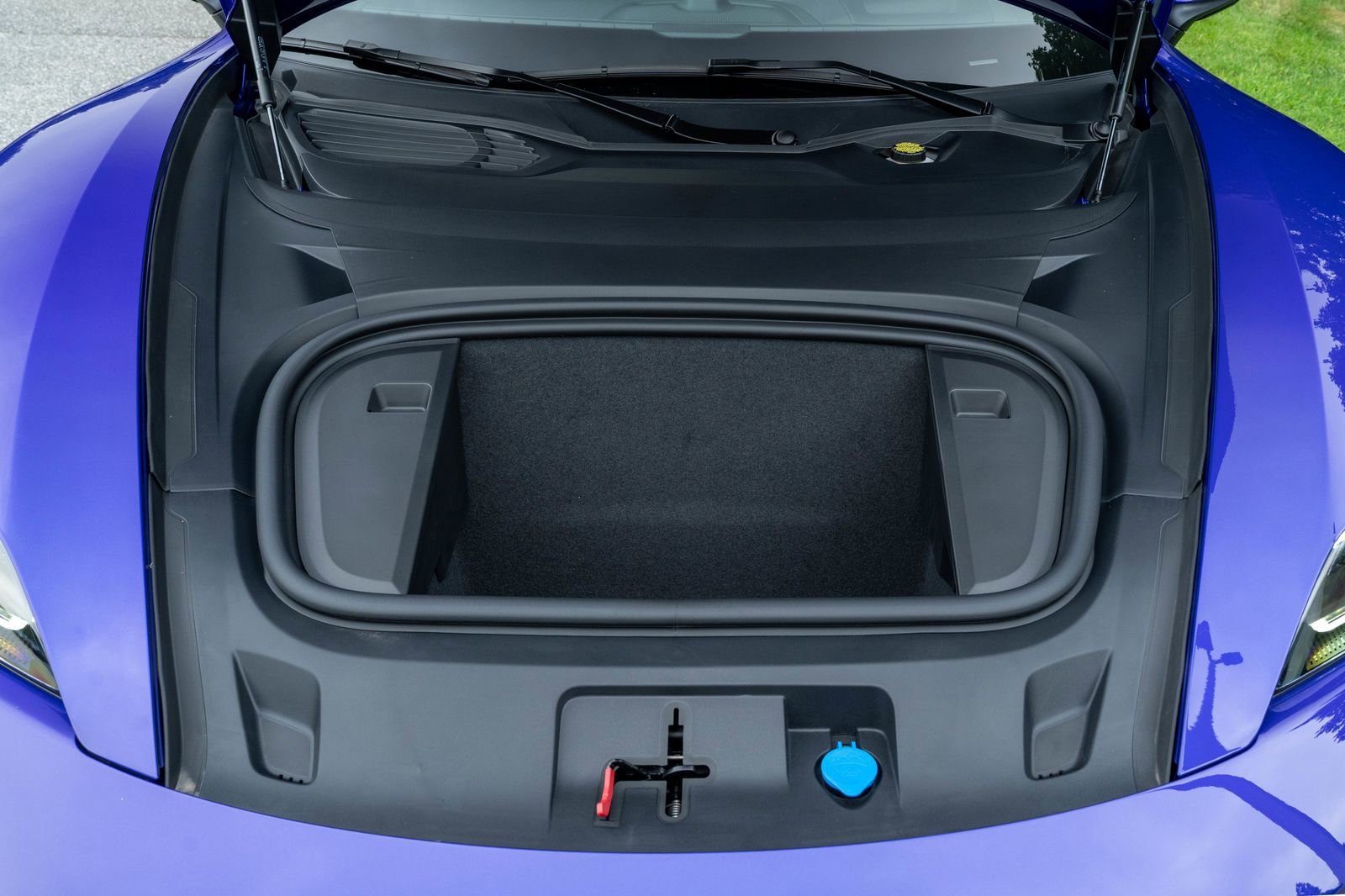 2025 Porsche Taycan Base - Photo 17