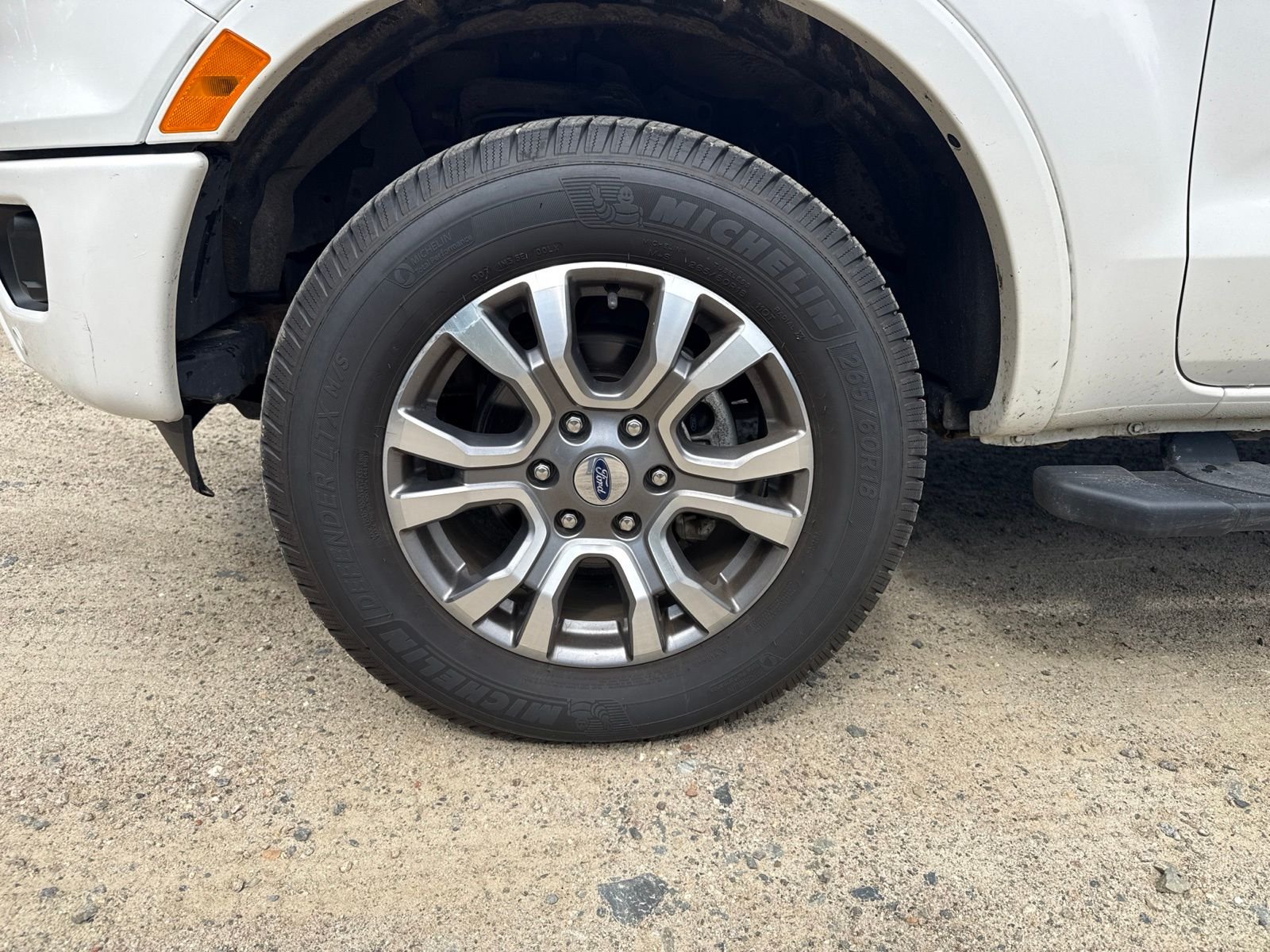 Used 2019 White Ford Lariat image 9