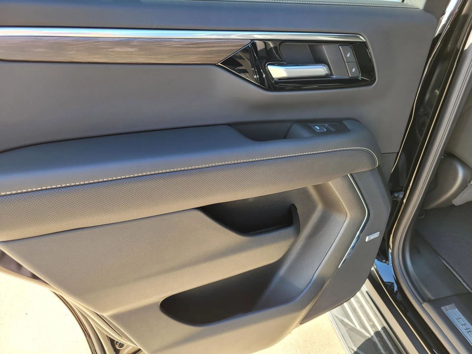 2026 Chevrolet Tahoe Premier - Photo 10
