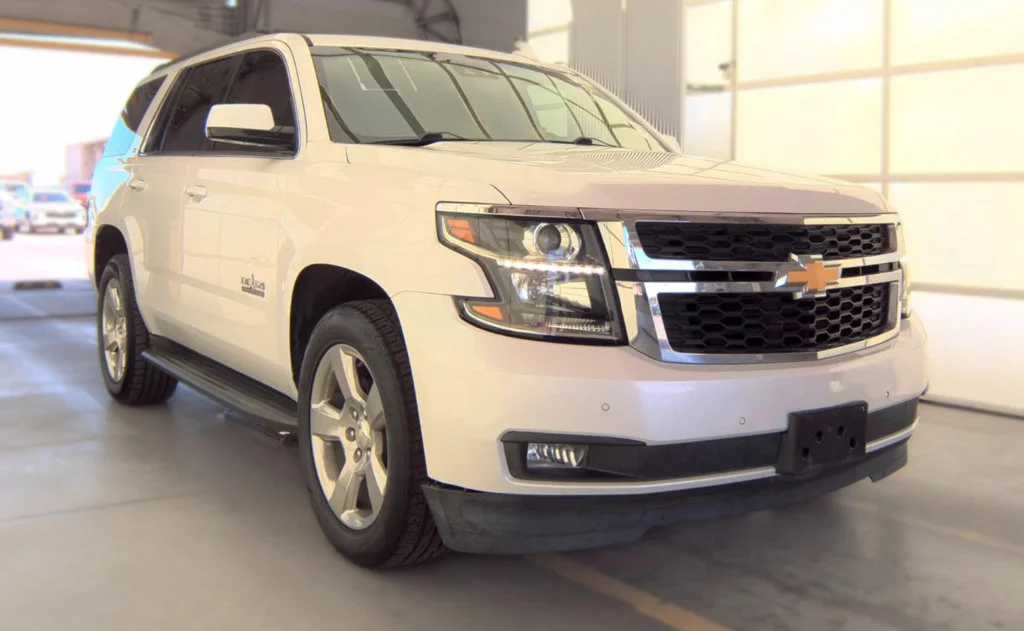 Used 2019 IRIDESCENT PEARL TRICOAT Chevrolet LT image 2
