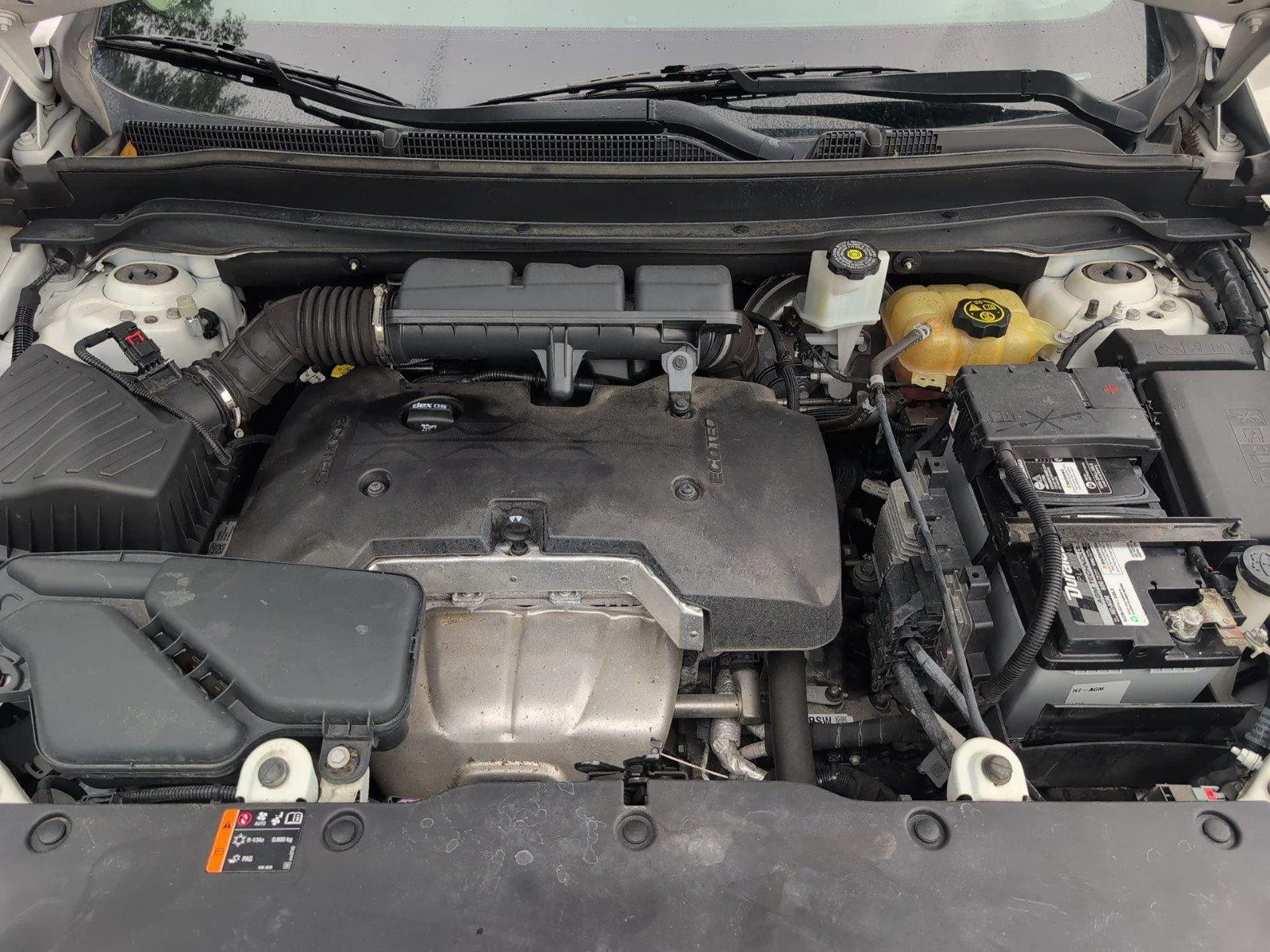 Used 2018 SUMMIT WHITE Buick Essence image 14