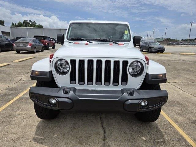 Used 2021 Bright White Clearcoat Jeep Unlimited Sahara image 8