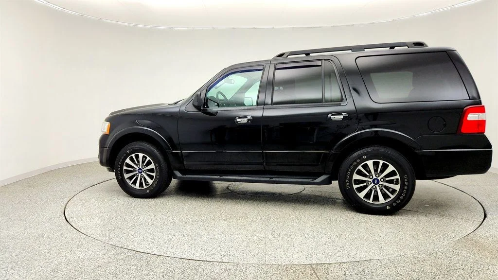Used 2016 Shadow Black Ford 4WD 4dr XLT w/ Power Moonroof image 8