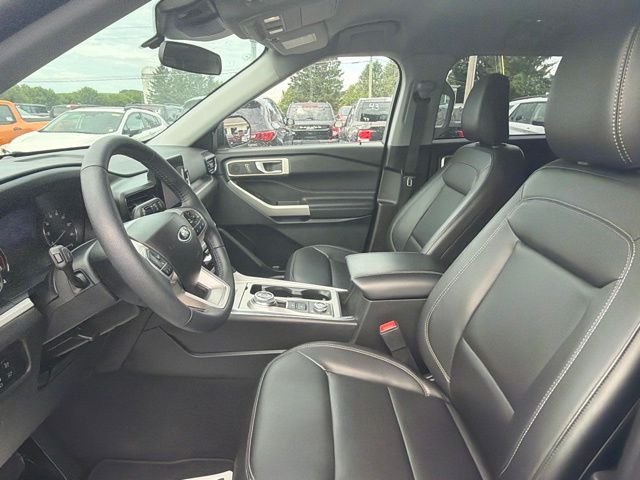 Used 2023 Black Ford XLT image 16